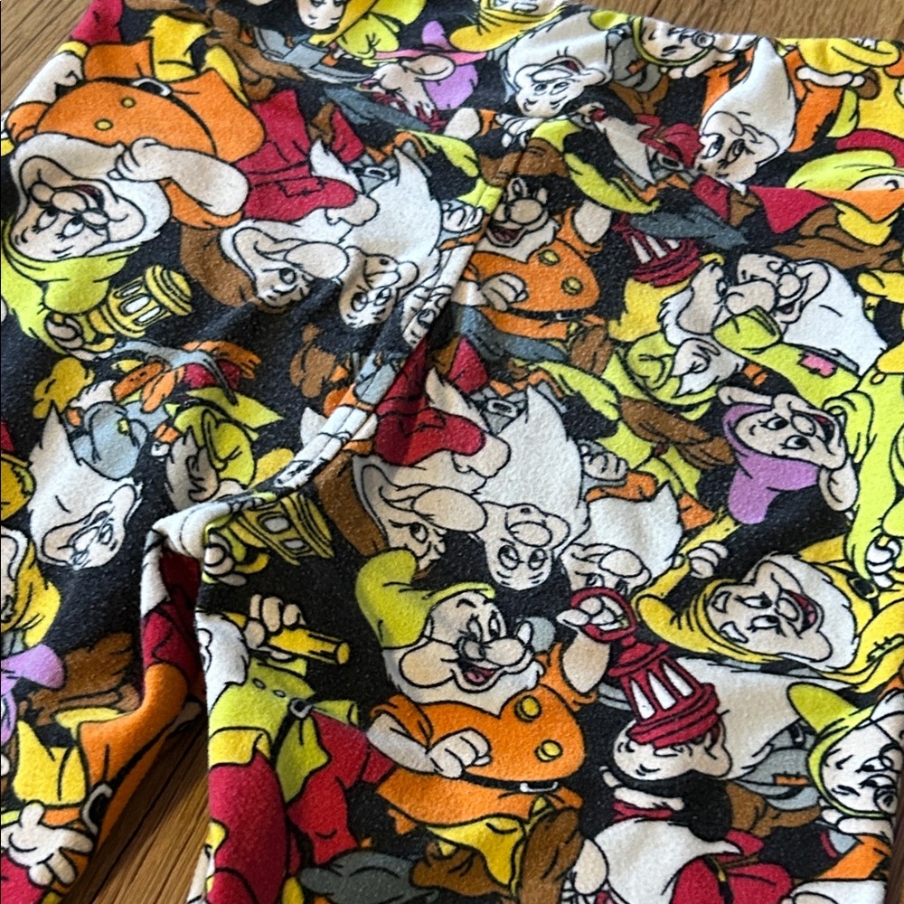 Lularoe Seven Dwarfs Kids Leggings S/M - Picture 6 of 6